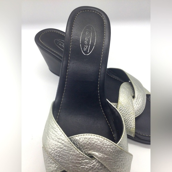 Talbots 9.5 Silver comfy sandal slides twist metallic resort wedge - Picture 2 of 9